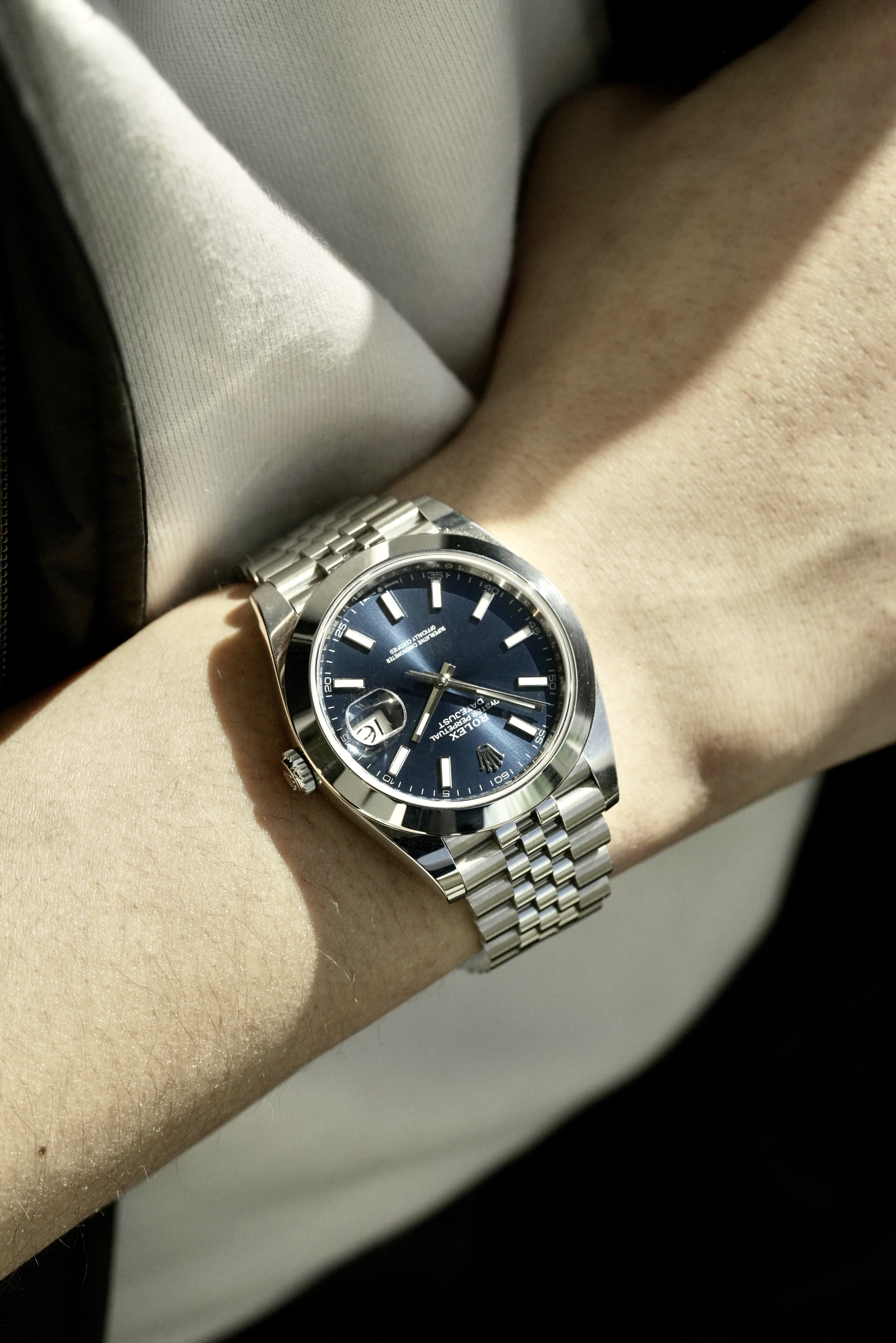 Rolex-Datejust 126300 Blue Smooth Jub-001-min