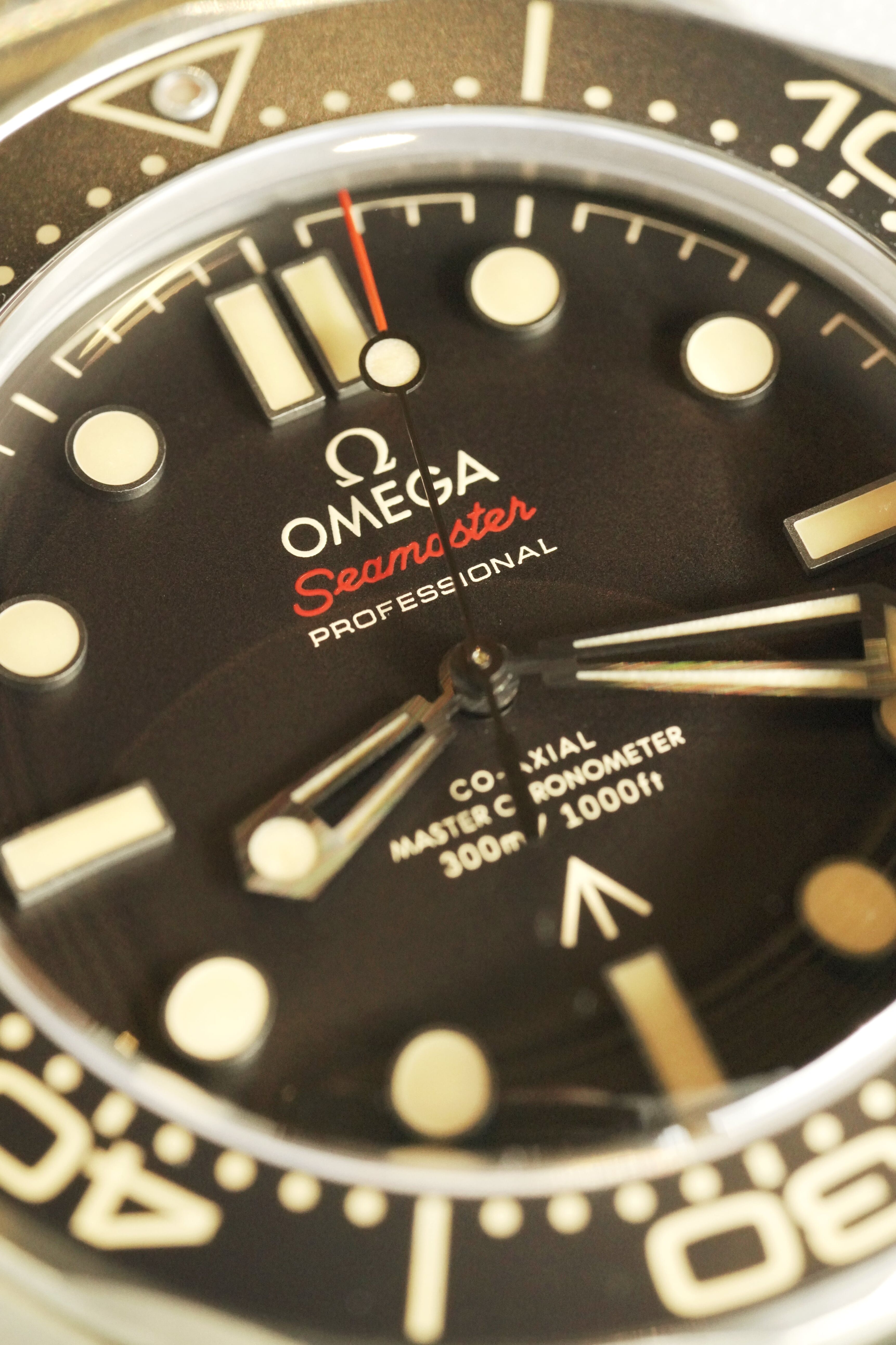 Omega-Seamaster James Bond NTTD-008-min