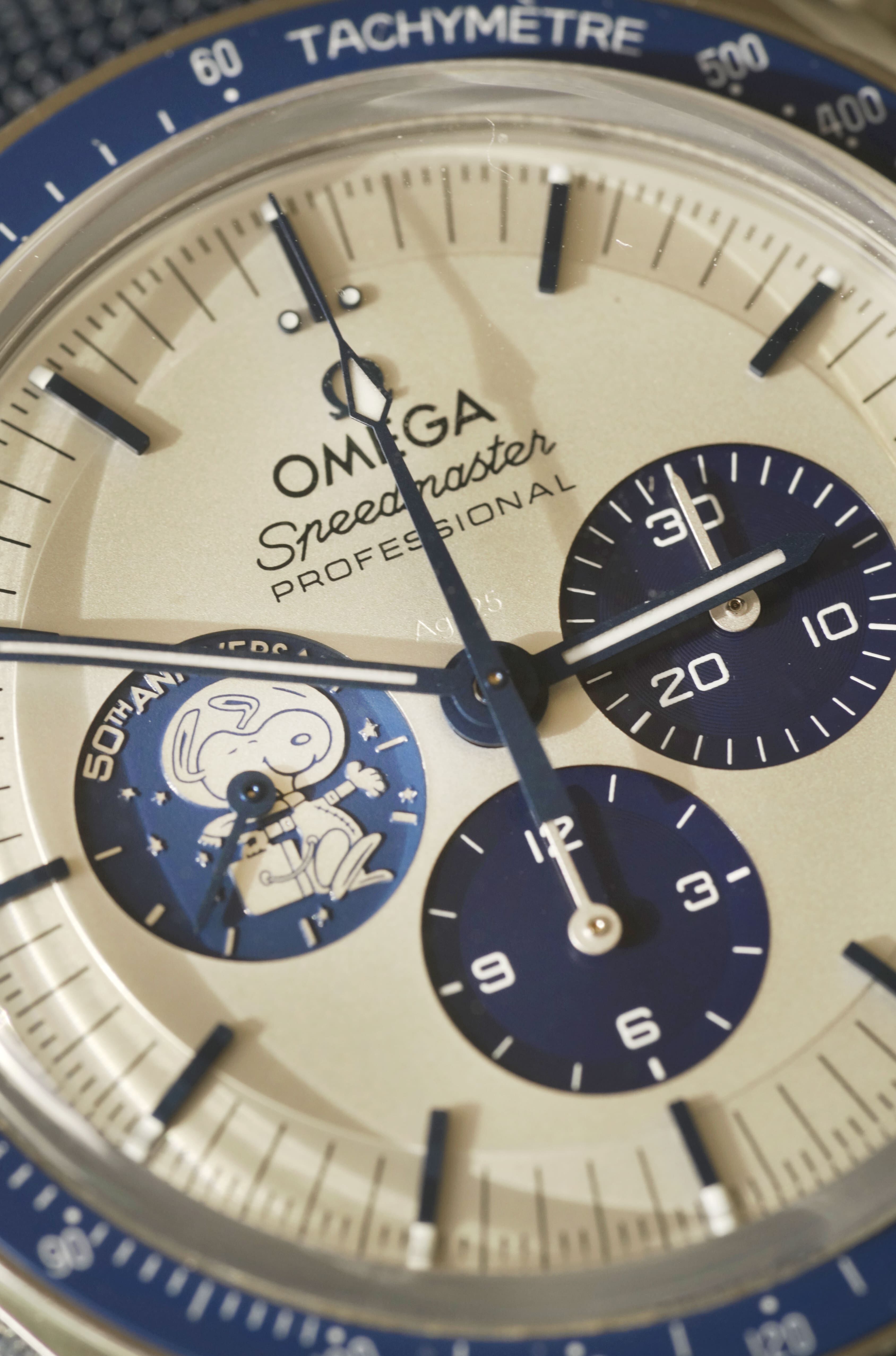 Omega-Speedmaster Silver Snoopy-009-min